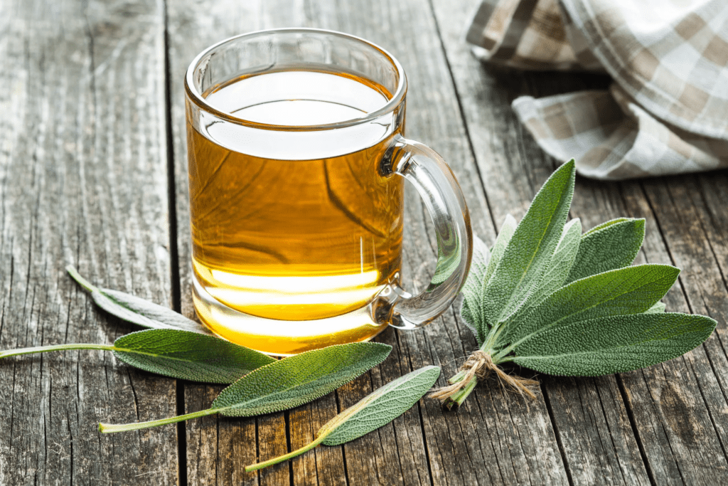 Laurier et clou de girofle : Infusion pour tomber enceinte
